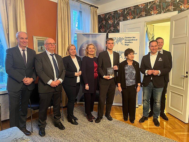 Somijas vēstniecībā apspriež ceļus uz spēcīgāku aizsardzības industriju